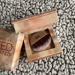 NAKED illuminated shimmering powder